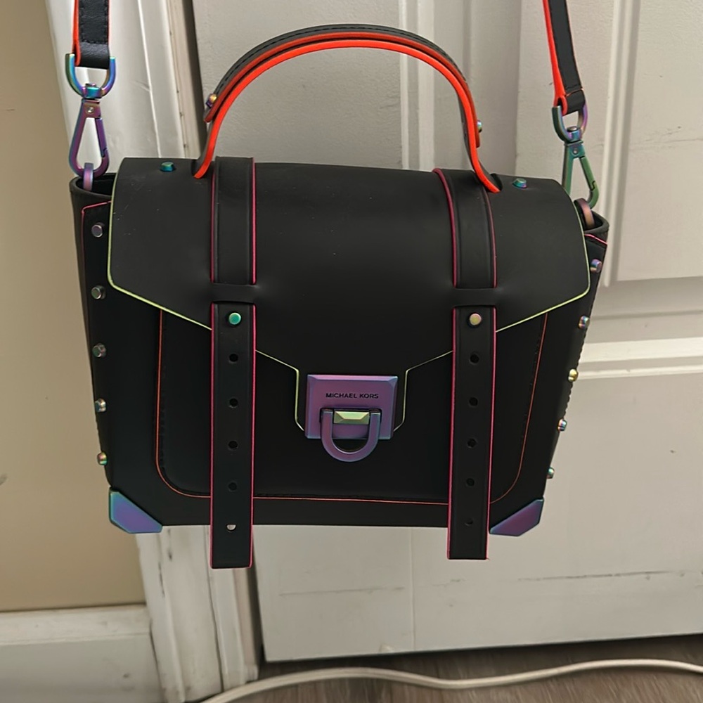 Michael kors bag/ brand new never been used.